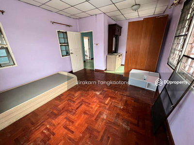 Prachachuen Village, Nonthaburi, Thailand Prachachuen Village, Nonthaburi, Thailand