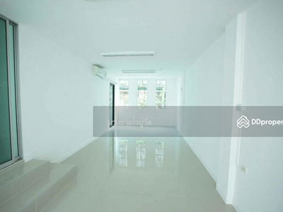 Klang Muang, Bangkok, Thailand Klang Muang, Bangkok, Thailand