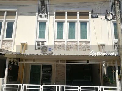 Golden Town Kaset Lat Pla Kow, Bangkok, Thailand Golden Town Kaset Lat Pla Kow, Bangkok, Thailand