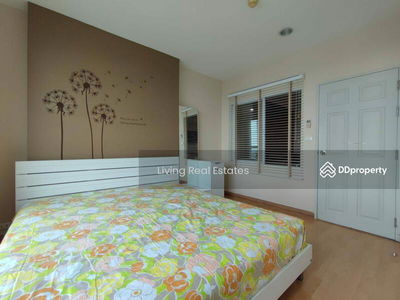 Life @ Ratchada, Bangkok, Thailand Life @ Ratchada, Bangkok, Thailand