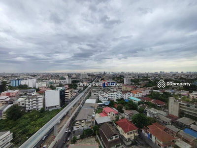 Life @ Ratchada, Bangkok, Thailand Life @ Ratchada, Bangkok, Thailand