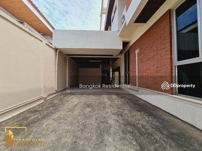 3 Bedroom House in Ekamai soi 22, Bangkok, Thailand 3 Bedroom House in Ekamai soi 22, Bangkok, Thailand