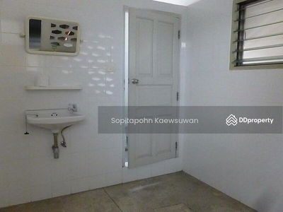 10110, Bangkok, Thailand 10110, Bangkok, Thailand