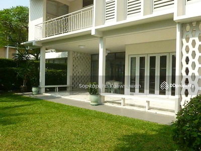 10110, Bangkok, Thailand 10110, Bangkok, Thailand