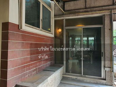 Space for rent ari ari sampan, Bangkok, Thailand Space for rent ari ari sampan, Bangkok, Thailand