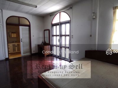 House with big lawn & garden for rent in ekkamai 22 for commercial. Seriouse inquiry 0817010651, Bangkok, Thailand House with big lawn & garden for rent in ekkamai 22 for commercial. Seriouse inquiry 0817010651, Bangkok, Thailand