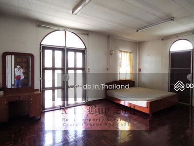House with big lawn & garden for rent in ekkamai 22 for commercial. Seriouse inquiry 0817010651, Bangkok, Thailand House with big lawn & garden for rent in ekkamai 22 for commercial. Seriouse inquiry 0817010651, Bangkok, Thailand