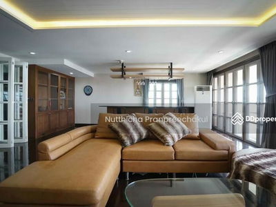 Adamas Phahonyotin, Bangkok, Thailand Adamas Phahonyotin, Bangkok, Thailand