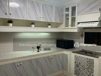 Acadamia Grand Tower, Bangkok, Thailand Acadamia Grand Tower, Bangkok, Thailand