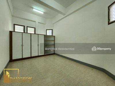 House in Compound, Bangkok, Thailand House in Compound, Bangkok, Thailand