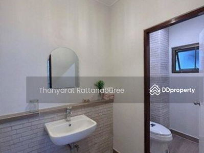 Single house near BTS Bangchak, Bangkok, Thailand Single house near BTS Bangchak, Bangkok, Thailand