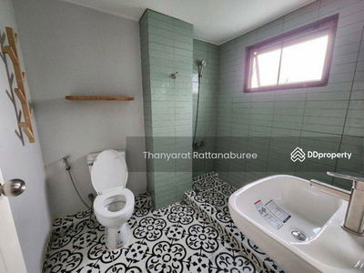 Single house near BTS Bangchak, Bangkok, Thailand Single house near BTS Bangchak, Bangkok, Thailand