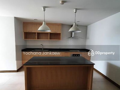 Newton Tower, Bangkok, Thailand Newton Tower, Bangkok, Thailand