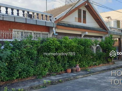 Soi Ratchada 36, near Central Ladprao and Major Ratchayothin, near the Criminal Court, Bangkok, Thailand Soi Ratchada 36, near Central Ladprao and Major Ratchayothin, near the Criminal Court, Bangkok, Thailand