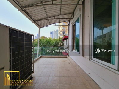 Townhouse in Compound, Bangkok, Thailand Townhouse in Compound, Bangkok, Thailand