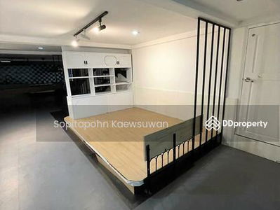 10400, Bangkok, Thailand 10400, Bangkok, Thailand