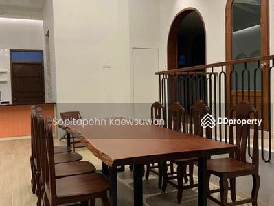 House for rent near ARL Ratchaprarop, Bangkok, Thailand House for rent near ARL Ratchaprarop, Bangkok, Thailand