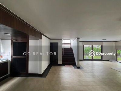 House Open For Rent Ekkamai Area PET FRIENDLY, Bangkok, Thailand House Open For Rent Ekkamai Area PET FRIENDLY, Bangkok, Thailand