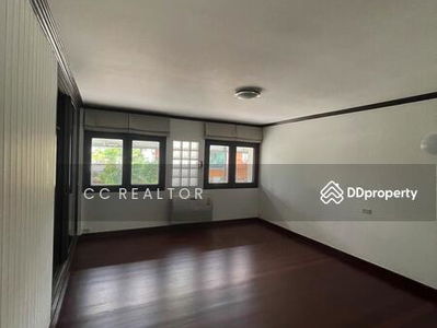 House Open For Rent Ekkamai Area PET FRIENDLY, Bangkok, Thailand House Open For Rent Ekkamai Area PET FRIENDLY, Bangkok, Thailand