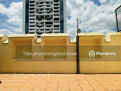 Moo Baan Chicha Castle, Bangkok, Thailand Moo Baan Chicha Castle, Bangkok, Thailand