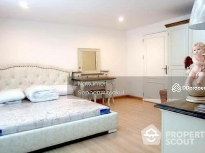 Tristan Sukhumvit 39, Bangkok, Thailand Tristan Sukhumvit 39, Bangkok, Thailand