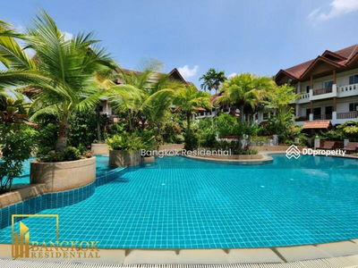 Townhouse in Compound, Bangkok, Thailand Townhouse in Compound, Bangkok, Thailand