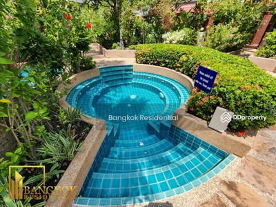 Townhouse in Compound, Bangkok, Thailand Townhouse in Compound, Bangkok, Thailand