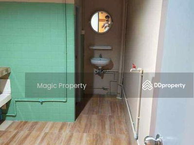 Townhouse in Ekkamai 12, Bangkok, Thailand Townhouse in Ekkamai 12, Bangkok, Thailand