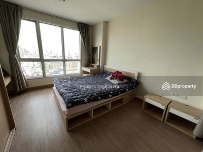 Life @ Ratchada-Huai Khwang, Bangkok, Thailand Life @ Ratchada-Huai Khwang, Bangkok, Thailand