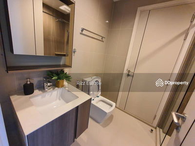 The Line Phahon-Pradipat, Bangkok, Thailand The Line Phahon-Pradipat, Bangkok, Thailand