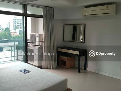 Royal Castle Sukhumvit, Bangkok, Thailand Royal Castle Sukhumvit, Bangkok, Thailand