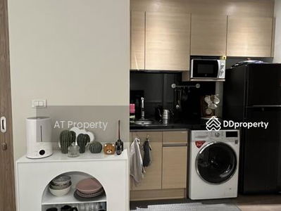 Park Origin Phrom Phong, Bangkok, Thailand Park Origin Phrom Phong, Bangkok, Thailand