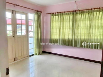 Villa Royal The Mall Bang Khae (3.5 km.), Bangkok, Thailand Villa Royal The Mall Bang Khae (3.5 km.), Bangkok, Thailand