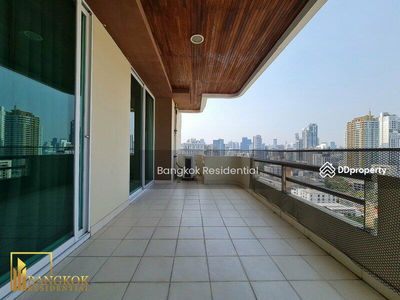 Piyathip Place, Bangkok, Thailand Piyathip Place, Bangkok, Thailand