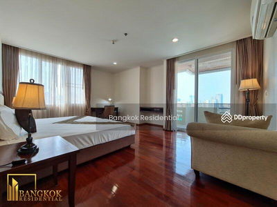 Piyathip Place, Bangkok, Thailand Piyathip Place, Bangkok, Thailand