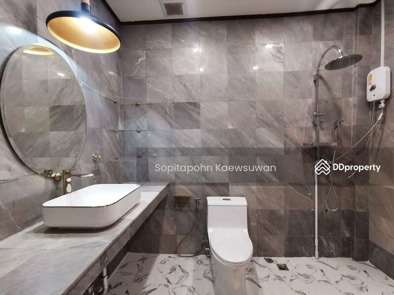 10110, Bangkok, Thailand 10110, Bangkok, Thailand