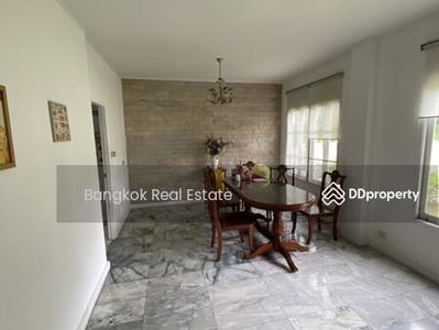 Mantana Prayasuren 26, Bangkok, Thailand Mantana Prayasuren 26, Bangkok, Thailand