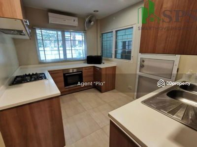 Single house for rent in Soi Sukhumvit 20. (SPSAM872), Bangkok., Thailand Single house for rent in Soi Sukhumvit 20. (SPSAM872), Bangkok., Thailand
