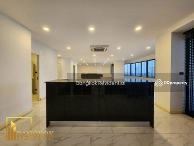 Moon Tower, Bangkok, Thailand Moon Tower, Bangkok, Thailand