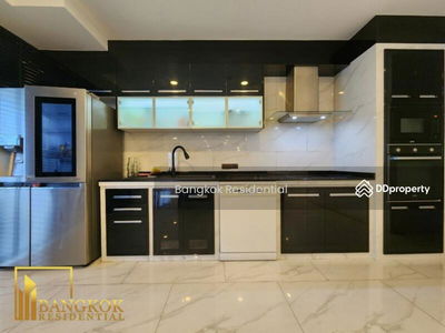 Moon Tower, Bangkok, Thailand Moon Tower, Bangkok, Thailand