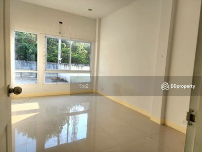 Chao, one-story townhouse, Hua Thale, Nakhon Ratchasima, Thailand Chao, one-story townhouse, Hua Thale, Nakhon Ratchasima, Thailand