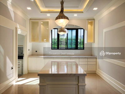 The Palazzo Srinakarin, Bangkok, Thailand The Palazzo Srinakarin, Bangkok, Thailand