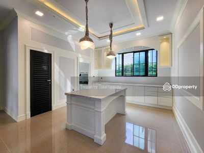 The Palazzo Srinakarin, Bangkok, Thailand The Palazzo Srinakarin, Bangkok, Thailand