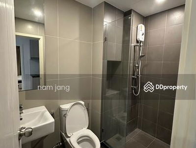 Elio Sathorn-Wutthakat, Bangkok, Thailand Elio Sathorn-Wutthakat, Bangkok, Thailand