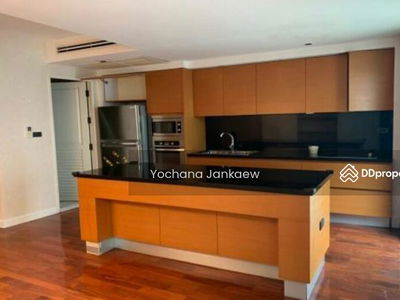 Large 4-Br Townhouse near BTS Phrom Phong, Bangkok, Thailand Large 4-Br Townhouse near BTS Phrom Phong, Bangkok, Thailand