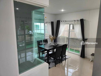 Golden Neo Chaengwattana-Muangthong, Nonthaburi, Thailand Golden Neo Chaengwattana-Muangthong, Nonthaburi, Thailand