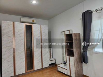 Golden Neo Chaengwattana-Muangthong, Nonthaburi, Thailand Golden Neo Chaengwattana-Muangthong, Nonthaburi, Thailand