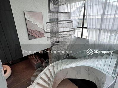 Grand Bangkok Boulevard Bangna-Onnut, Bangkok, Thailand Grand Bangkok Boulevard Bangna-Onnut, Bangkok, Thailand