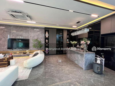 Grand Bangkok Boulevard Bangna-Onnut, Bangkok, Thailand Grand Bangkok Boulevard Bangna-Onnut, Bangkok, Thailand