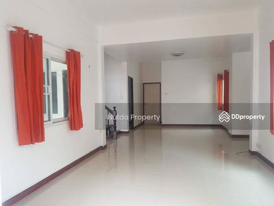 Rangsiya Ramintra 74, Bangkok, Thailand Rangsiya Ramintra 74, Bangkok, Thailand